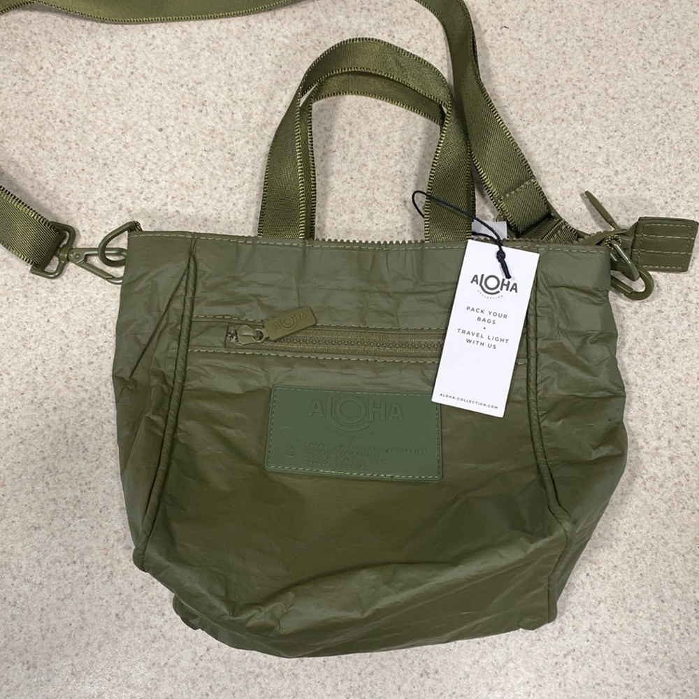 NWT Aloha Splash-proof Crossbody Bag